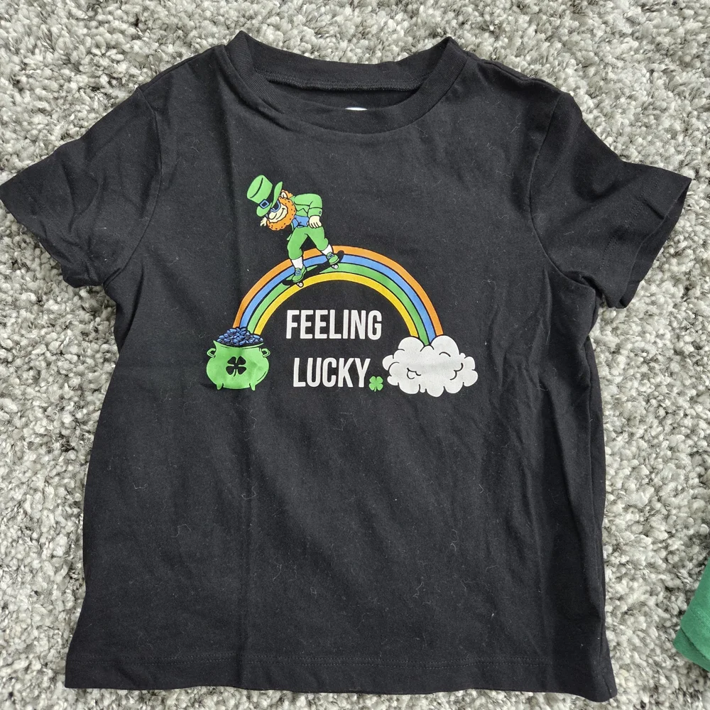 Mom's Lucky Charm/Feeling Lucky T-Shirts - Old Navy St. Patricks Day Sz 5 Kids